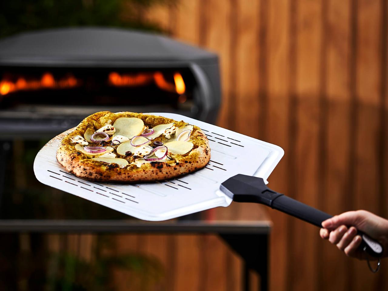 Witt Perforated Pizza Peel 14